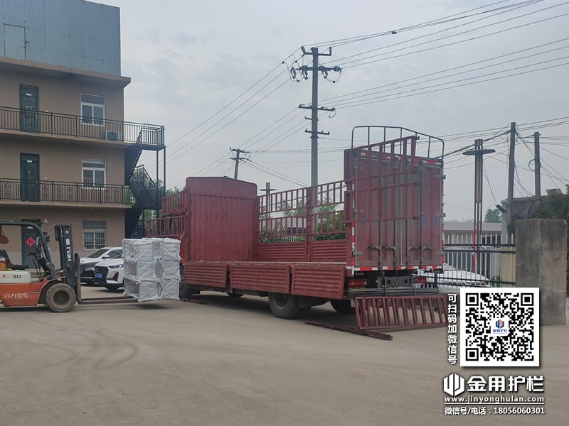 2024年4月17日鋅鋼空調護欄裝車發(fā)貨！