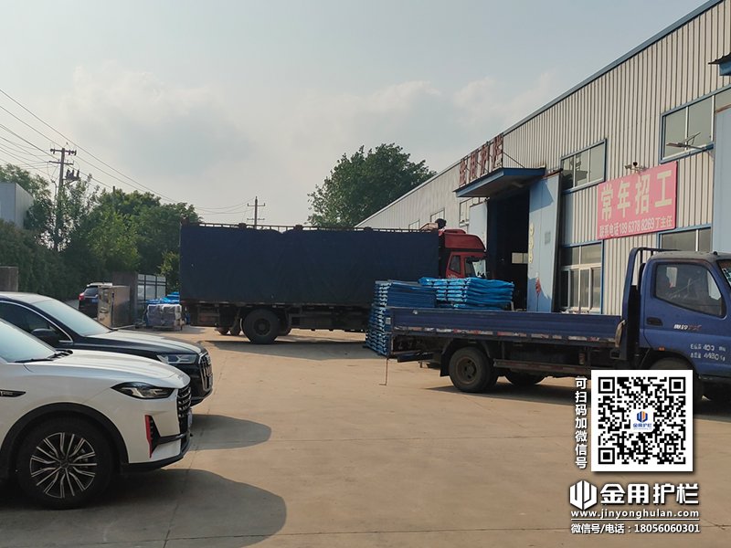 2024年5月6日鋅鋼飄窗欄桿裝車發貨！