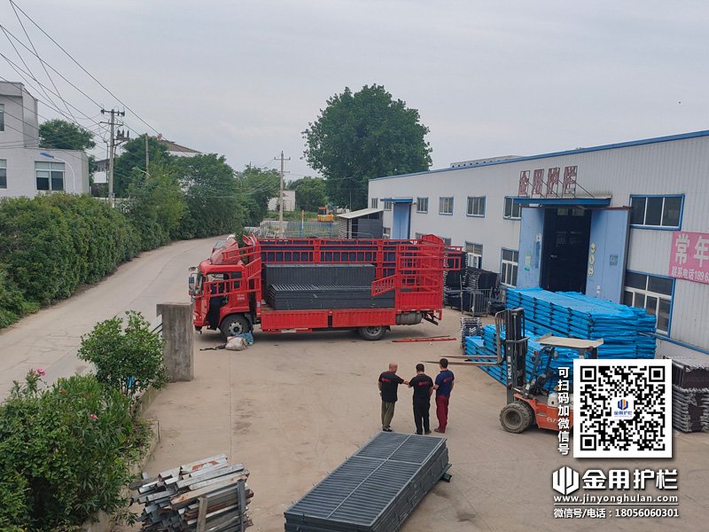 2024年6月6日鋁合金百葉窗裝車發貨! 2024年6月6日鋁合金百葉窗裝車發貨!