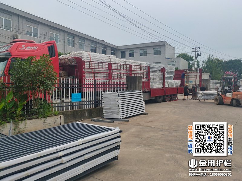 2024年7月16日鋅鋼護(hù)窗欄桿裝車發(fā)貨！