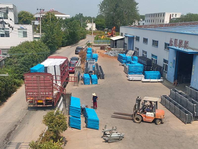 2024年8月13日鋅鋼樓梯欄桿裝車發貨！