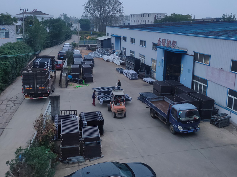 2024年10月17日鋅鋼圍墻護欄裝車發(fā)貨！