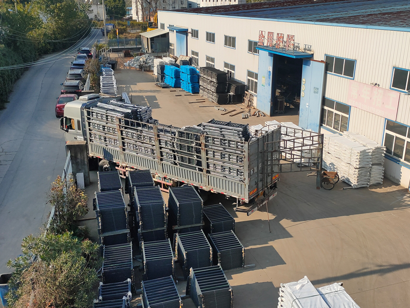 2024年11月12日鋅鋼連廊欄桿裝車發貨！