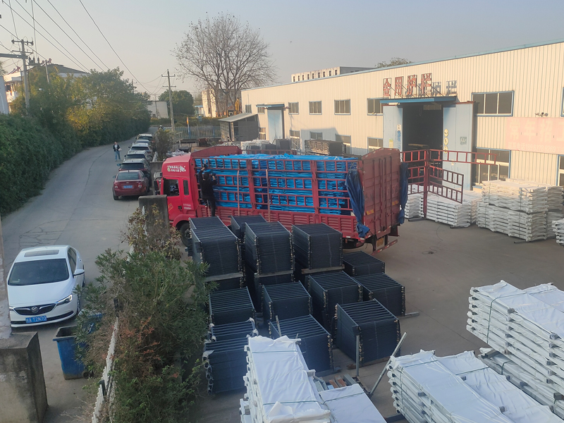 2024年11月13日鋅鋼樓梯欄桿扶手裝車發貨！