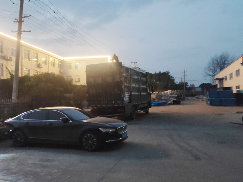 2024年11月16日鋅鋼連廊欄桿裝車發貨！