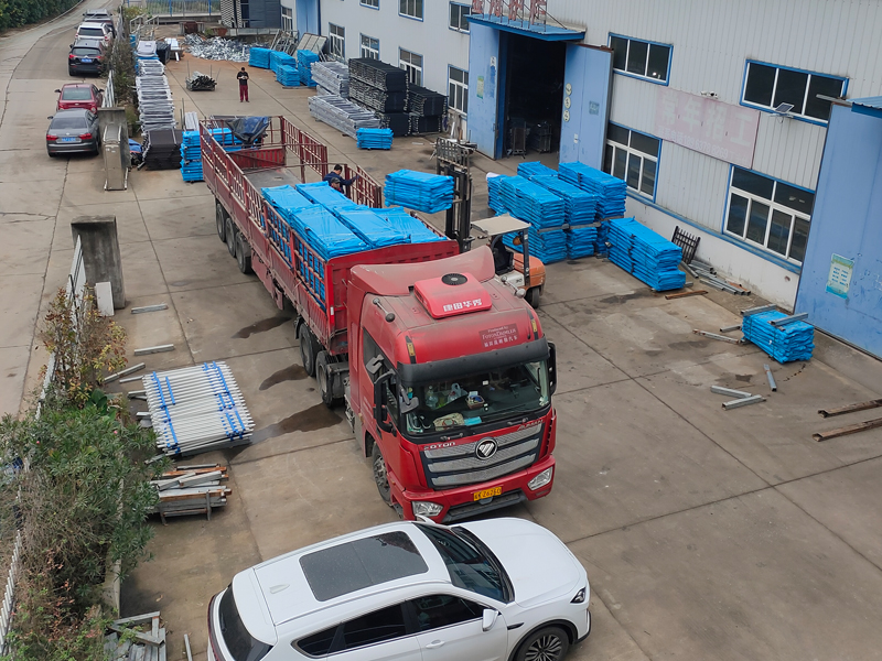 2024年11月21日鋅鋼陽臺護欄裝車發貨！