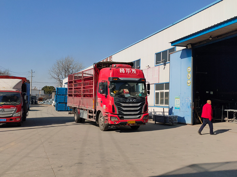 2025年1月2日鋅鋼陽臺護欄裝車發(fā)貨! 2025年1月2日鋅鋼陽臺護欄裝車發(fā)貨!