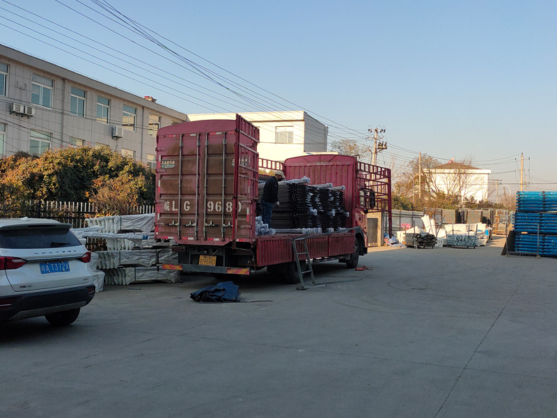 2025年1月10日鋅鋼圍墻護欄裝車發(fā)貨！