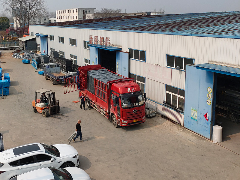 2025年3月8日鋁合金百葉窗裝車發(fā)貨！