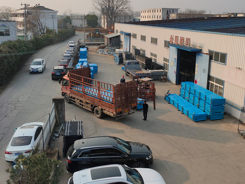 2025年3月10日鋅鋼陽臺欄桿裝車發貨! 2025年3月10日鋅鋼陽臺欄桿裝車發貨!