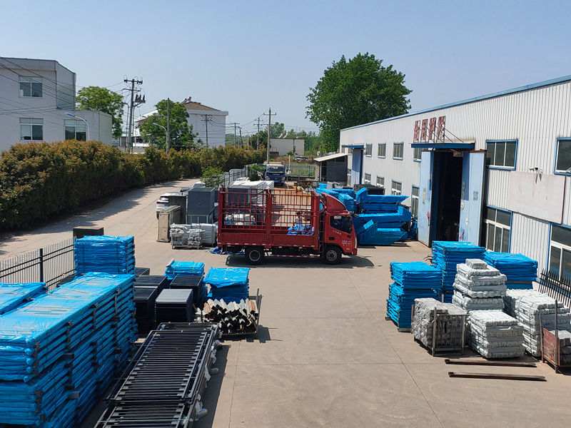 2025年4月25日鋅鋼飄窗護(hù)欄裝車發(fā)貨！