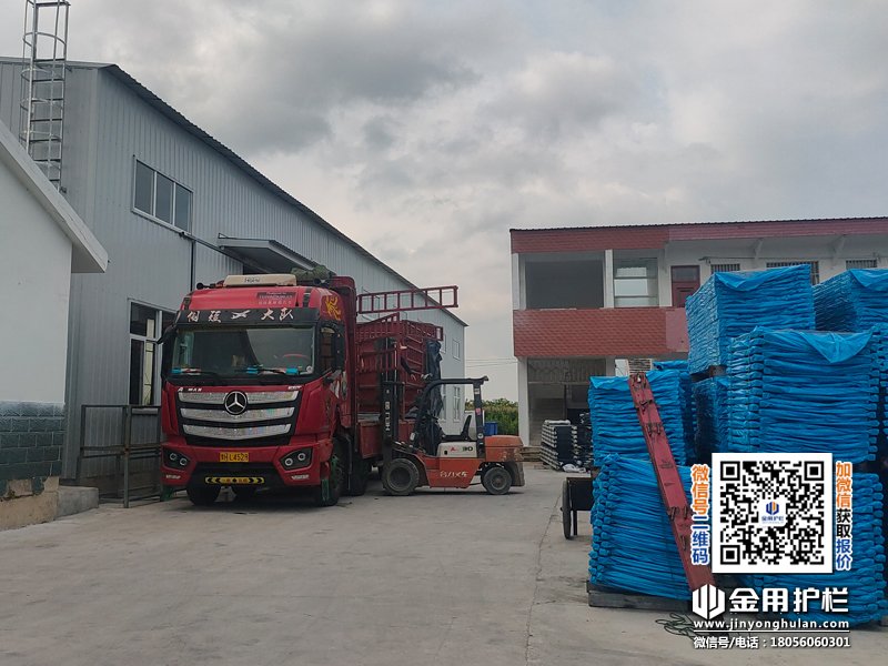 2025年8月7日鋅鋼護窗欄桿裝車發貨！